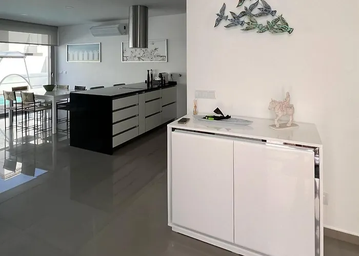 Silvercoast Concha Baia With Private Heated Pool And Seaview Rooftop Lounge Villa